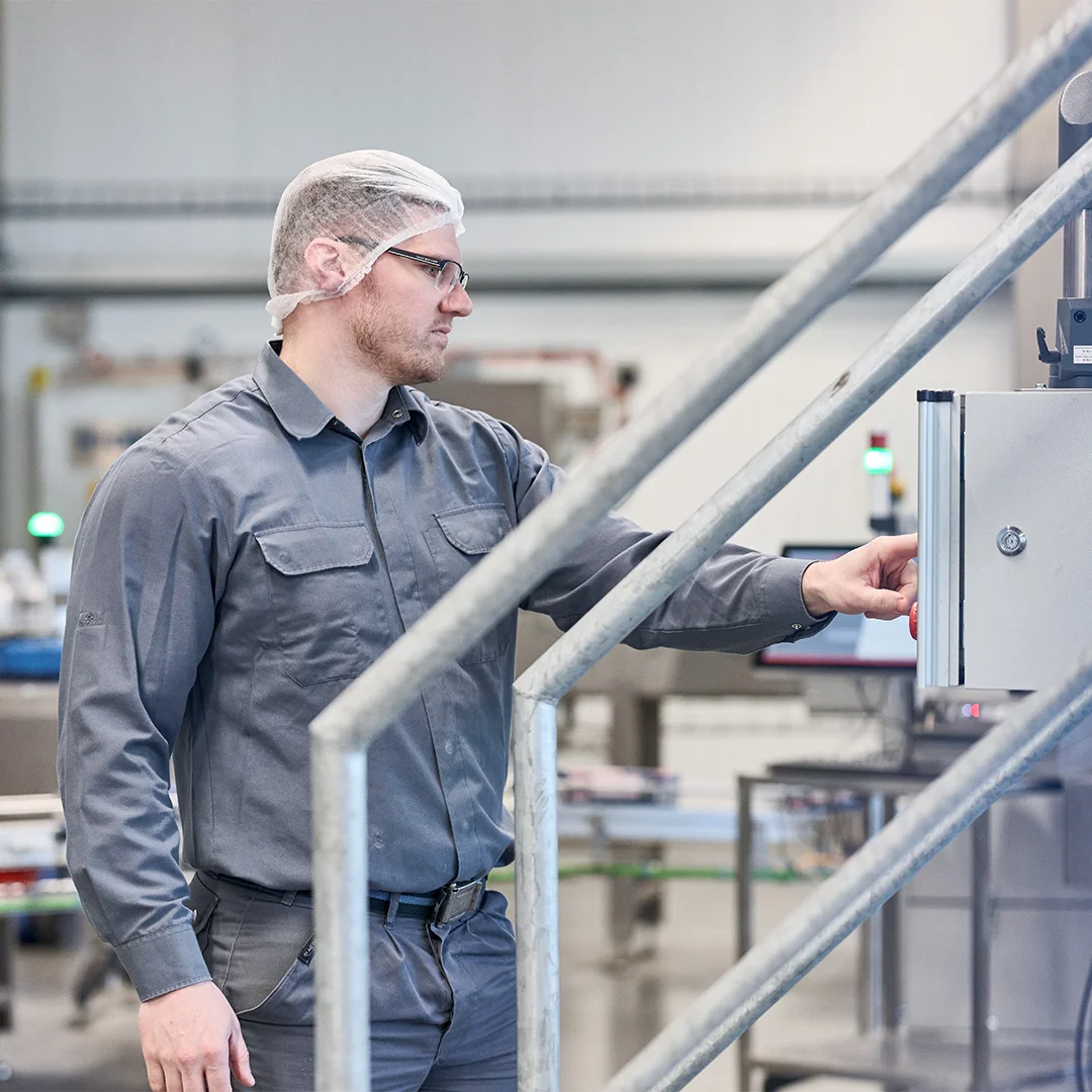 Mitarbeiter bei Audit in der Produktion
